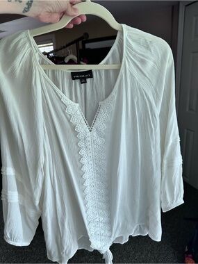 Fortune & Ivy White Lace-Trim Tie-Hem Blouse New W/O Tags